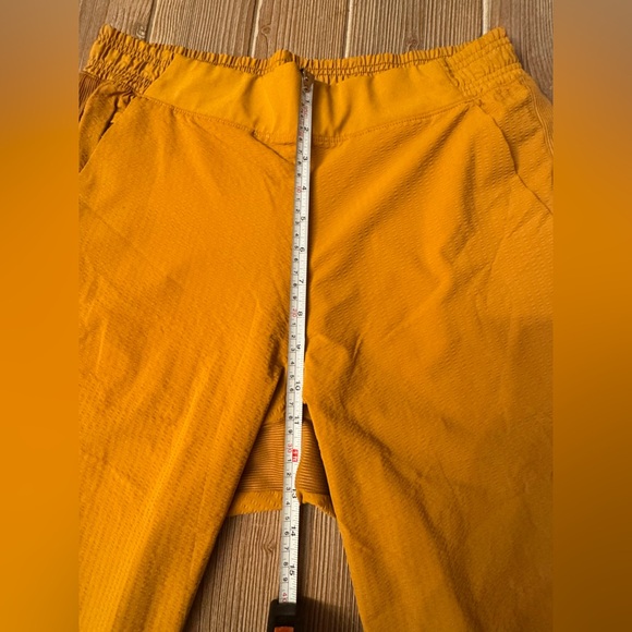 EUC Athelta Textured Brooklyn Jogger Mustard size 10 - Picture 5 of 9